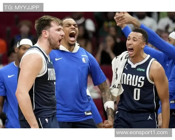 雷霆三分如虹狄龙替补席无奈神情引发网友热议