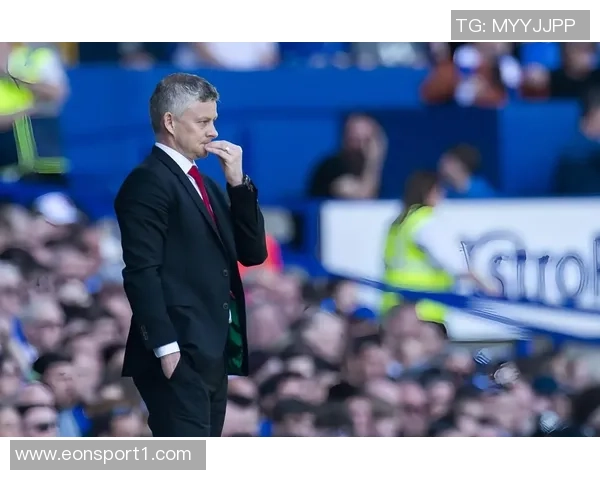 英媒报道B费马奎尔支持索尔斯克亚回归卡里克有意执教曼联