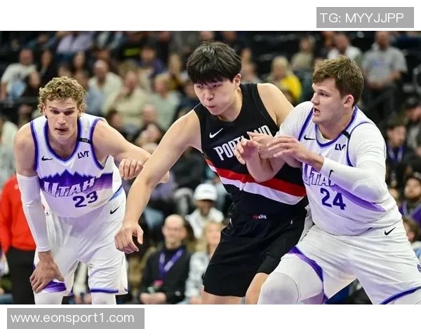 沃尔夫半场表现惊艳9投6中三分球4记独得11分助力球队奋勇争先