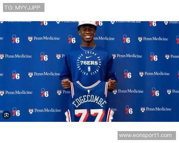 埃奇库姆谈与恩比德搭档心得:随时准备好出手投篮的关键秘诀 埃奇库姆谈与恩比德搭档心得:随时准备好出手投篮的关键秘诀