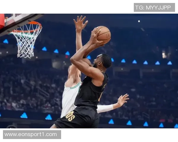 米切尔首节表现平平9分钟仅得5分3助后程发力成关键 米切尔首节表现平平9分钟仅得5分3助后程发力成关键